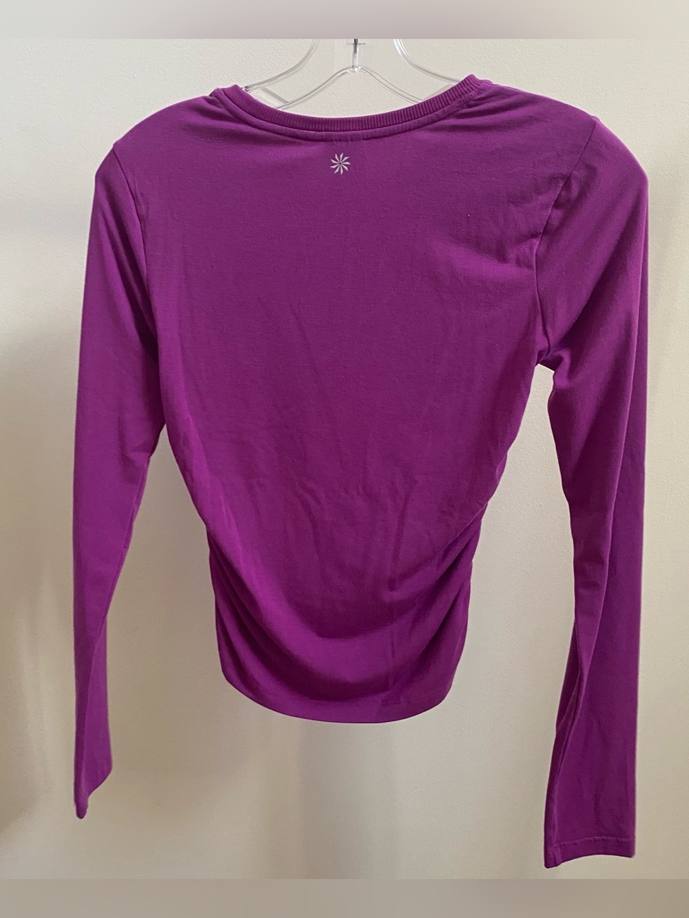 Athleta With Ease Cinch Top magenta berry long-sleeve Sz XXS - Picture 4 of 7